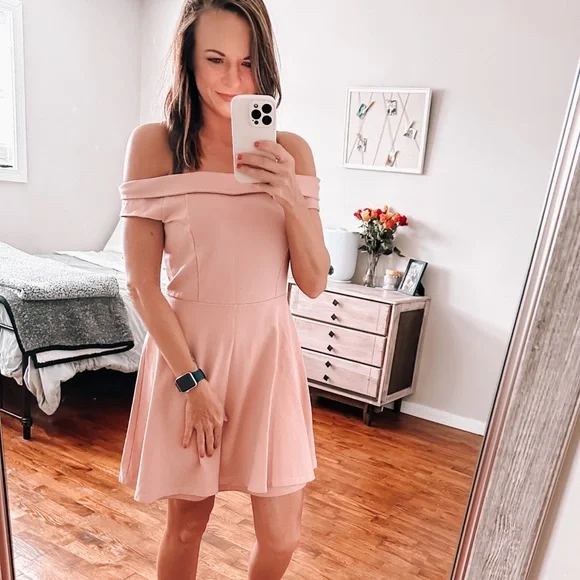 new ✨ lulus blush pink off shoulder mini dress - Picture 2 of 6